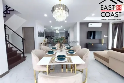Casa de 4 dormitorios en Pattaya, Tailandia № 213651 - foto 8