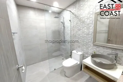 Casa de 4 dormitorios en Pattaya, Tailandia № 213651 - foto 18