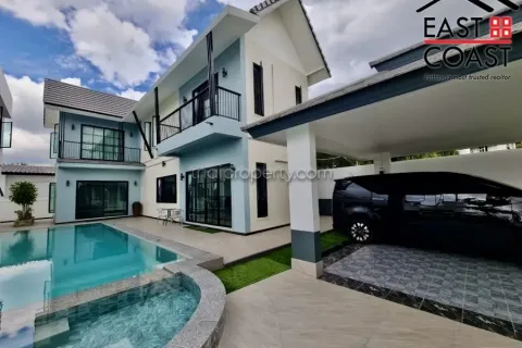 Casa de 5 dormitorios en Pattaya, Tailandia № 213652 - foto 6