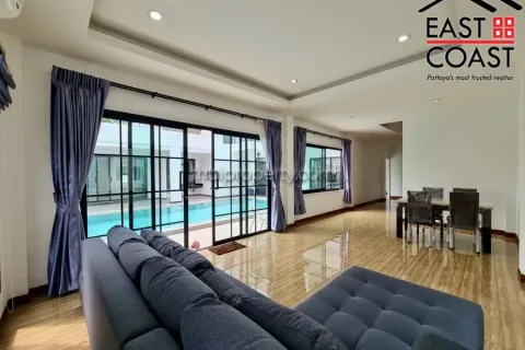 Casa de 5 dormitorios en Pattaya, Tailandia № 213652 - foto 26
