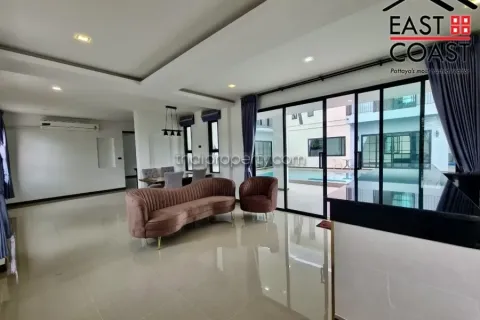 Casa de 5 dormitorios en Pattaya, Tailandia № 213652 - foto 9