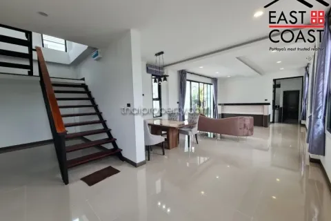 Casa de 5 dormitorios en Pattaya, Tailandia № 213652 - foto 10