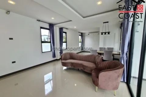 Casa de 5 dormitorios en Pattaya, Tailandia № 213652 - foto 8