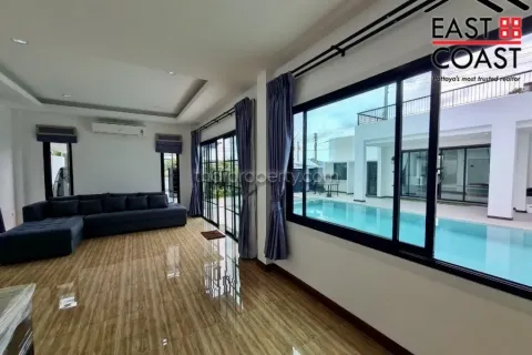 Casa de 5 dormitorios en Pattaya, Tailandia № 213652 - foto 25