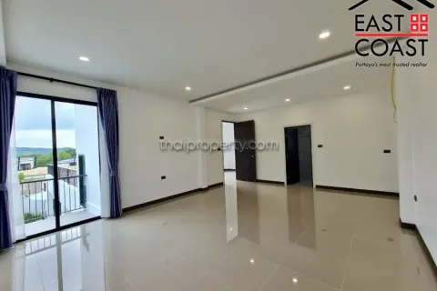 Casa de 5 dormitorios en Pattaya, Tailandia № 213652 - foto 19