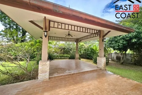 Casa de 4 dormitorios en Pattaya, Tailandia № 213650 - foto 5