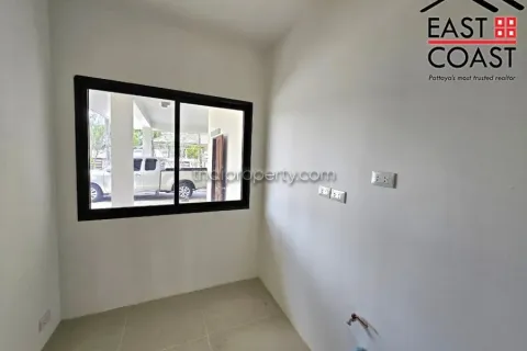 Casa de 4 dormitorios en Pattaya, Tailandia № 213650 - foto 15