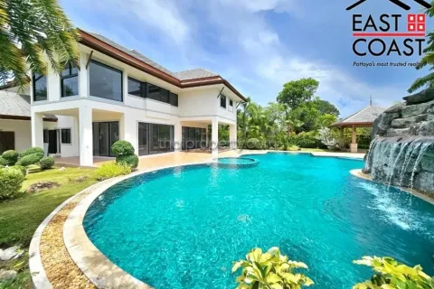 Casa de 4 dormitorios en Pattaya, Tailandia № 213650