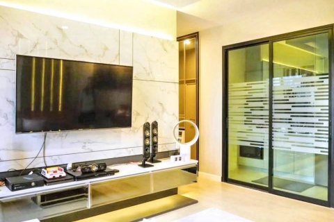 Кондоминиум с 2 спальнями в Бангкапи, Бангкок, Таиланд № 119176 - фото 4