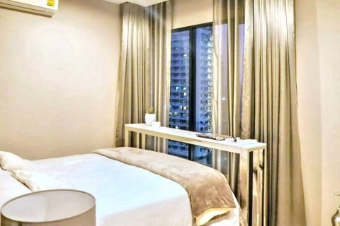 Кондоминиум с 2 спальнями в Бангкапи, Бангкок, Таиланд № 119176 - фото 7