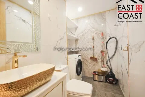 Condominio de 2 dormitorios en Jomtien Beach, Pattaya, Tailandia № 213302 - foto 26