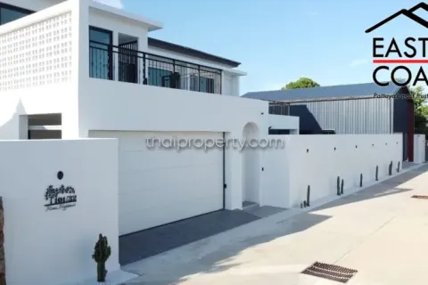 House in Pattaya, Thailand 4 bedrooms № 213301