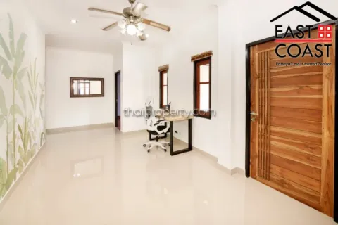 Casa de 3 dormitorios en Pattaya, Tailandia № 213304 - foto 14