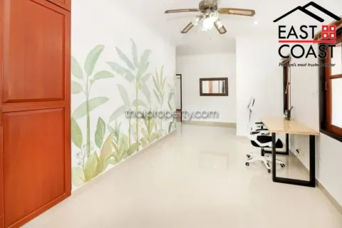 Casa de 3 dormitorios en Pattaya, Tailandia № 213304 - foto 15
