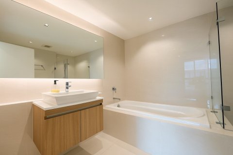 Condo in Khlong Toei, Bangkok, Thailand, 2 bedrooms № 155231 - photo 6