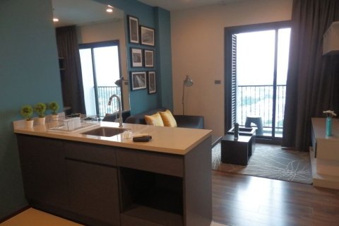 Студия в кондо в Клонг Тоэй, Бангкок, Таиланд № 155228 - фото 3