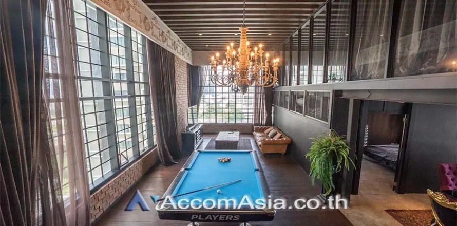 Duplex in Khlong Toei, Bangkok, Thailand 2 Schlafzimmer № 215136