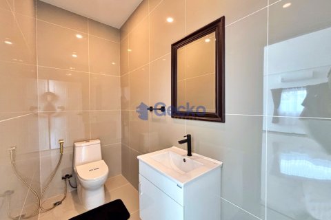 House in Pattaya, Thailand 6 bedrooms № 195938 - photo 24