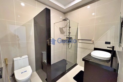 House in Pattaya, Thailand 6 bedrooms № 195938 - photo 18