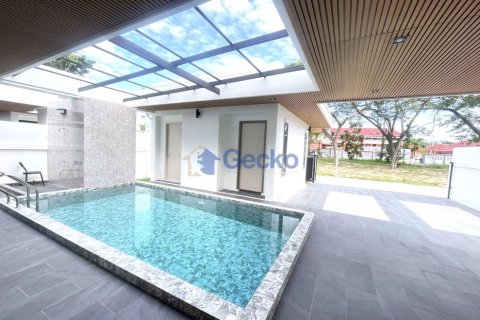 House in Pattaya, Thailand 4 bedrooms № 195934 - photo 3