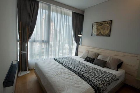 Condo in Khlong Toei, Bangkok, Thailand, 2 bedrooms  № 145045