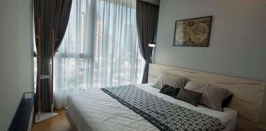 Condo in Khlong Toei, Bangkok, Thailand, 2 bedrooms  № 145045