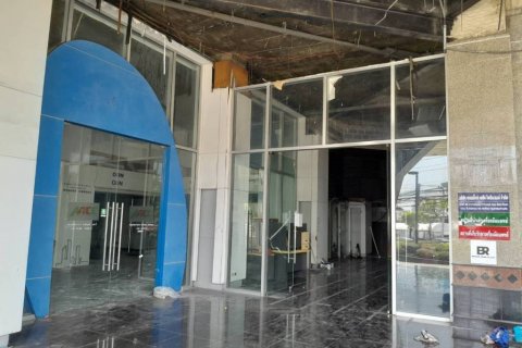 Commercial property in Bangkok, Thailand 7700 sq.m. № 116322 - photo 2