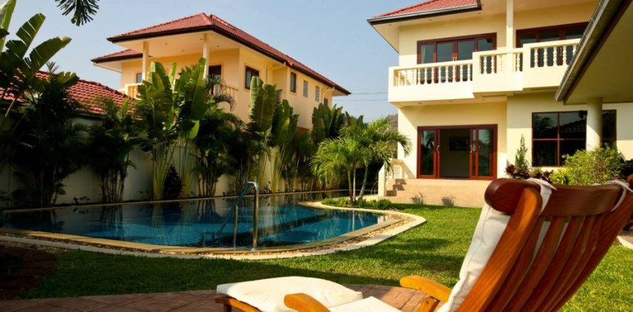 House in Hua Hin, Thailand 4 bedrooms № 116320