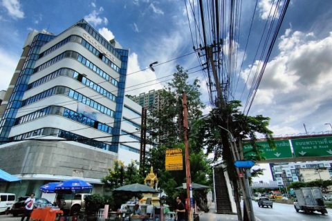 Коммерческая недвижимость в Бангкоке, Таиланд 2095м2  № 116317 - фото 1