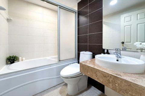 Condo à Watthana, Bangkok, Thaïlande, 2 chambres № 137199 - photo 7
