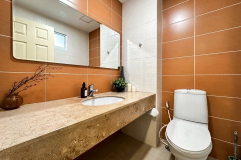 Condo à Watthana, Bangkok, Thaïlande, 2 chambres № 137199 - photo 9