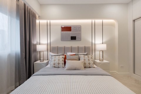 Кондоминиум с 2 спальнями в Ваттхане, Бангкок, Таиланд № 137200 - фото 25