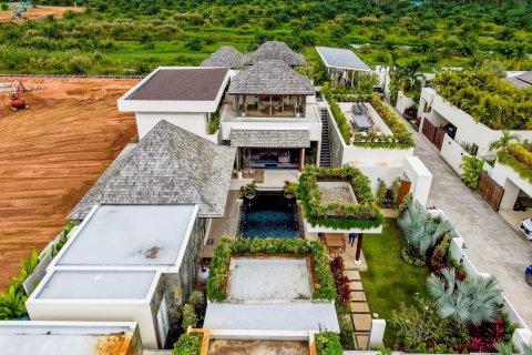 House in Bang Tao, Thailand 4 bedrooms № 163809 - photo 12