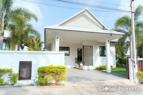 Дом в Паттайе, Таиланд с 4 спальнями  № 171473 - фото 2