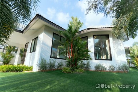 Дом в Паттайе, Таиланд с 4 спальнями  № 171473 - фото 4