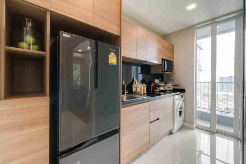 Condo in Bangkok, Thailand, 2 bedrooms № 183680 - photo 4