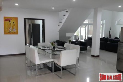 Villa on Jomtien Beach, Pattaya, Thailand 4 bedrooms № 202532 - photo 5