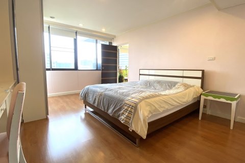 Condo in Khlong Toei, Bangkok, Thailand, 1 bedroom  № 200932 - photo 9