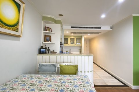 Condo in Khlong Toei, Bangkok, Thailand, 1 bedroom  № 200932 - photo 6