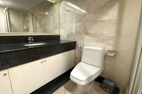 Condo in Khlong Toei, Bangkok, Thailand, 1 bedroom  № 200932 - photo 3