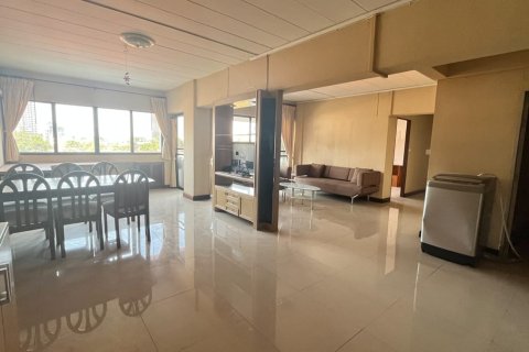 Condo in Watthana, Bangkok, Thailand, 2 bedrooms  № 200938 - photo 7
