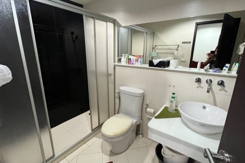 Condo in Khlong Toei, Bangkok, Thailand, 1 bedroom  № 200933 - photo 8