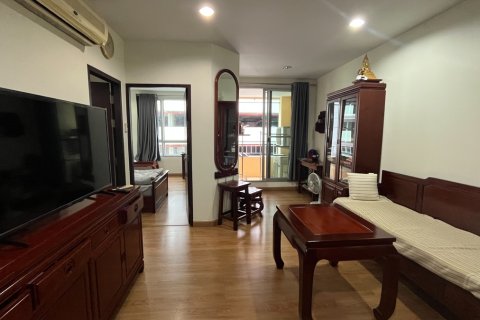 Condo in Khlong Toei, Bangkok, Thailand, 1 bedroom  № 200933 - photo 5