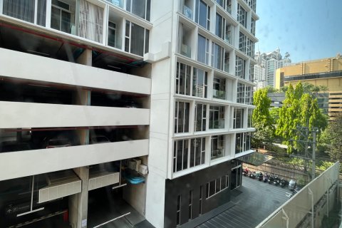 Condo in Khlong Toei, Bangkok, Thailand, 1 bedroom  № 200933 - photo 3