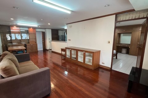 Condo in Watthana, Bangkok, Thailand, 2 bedrooms  № 200935 - photo 5
