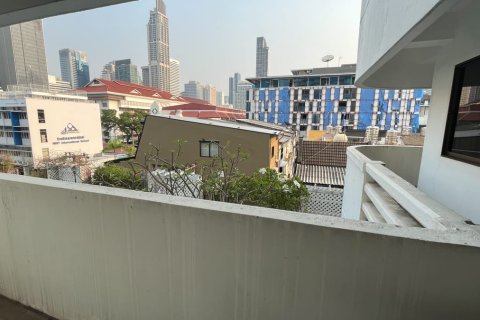 Condo in Watthana, Bangkok, Thailand, 2 bedrooms  № 200935 - photo 9