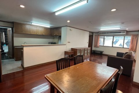 Condo in Watthana, Bangkok, Thailand, 2 bedrooms  № 200935 - photo 3