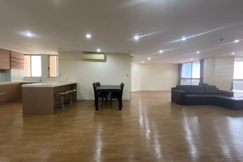 Condo in Watthana, Bangkok, Thailand, 4 bedrooms № 200936 - photo 14