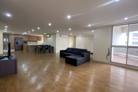 Condo in Watthana, Bangkok, Thailand, 4 bedrooms № 200936 - photo 11