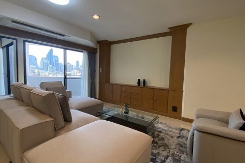 Condo in Watthana, Bangkok, Thailand, 3 bedrooms  № 200937 - photo 12